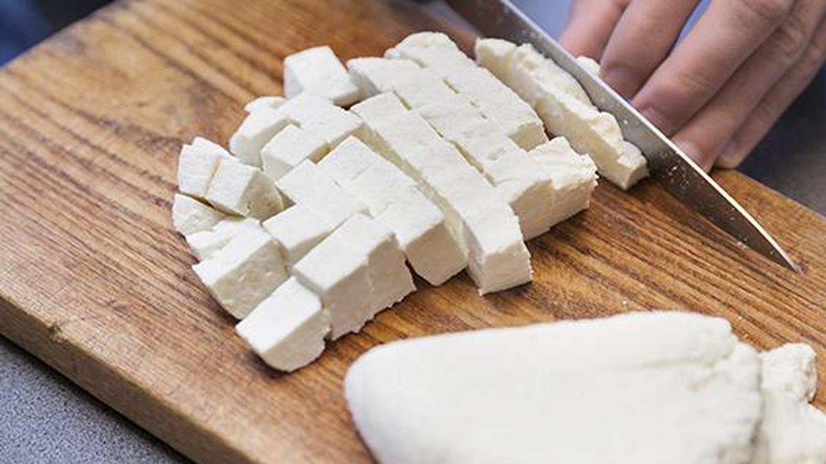 Maharashtra Imposes One-Year Ban on Analogue Paneer Over Food Safety Violations
